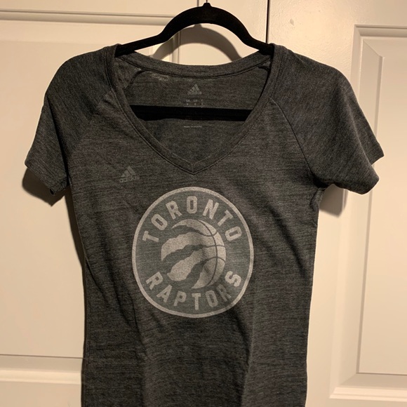 Grey NBA Toronto Raptors t-shirt from Sportcheck - Picture 1 of 2